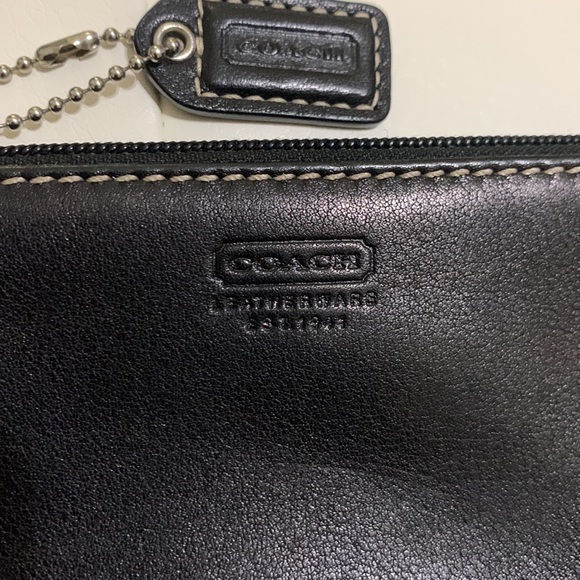 👛Vintage Coach Wristlet👛 - Picture 3 of 5